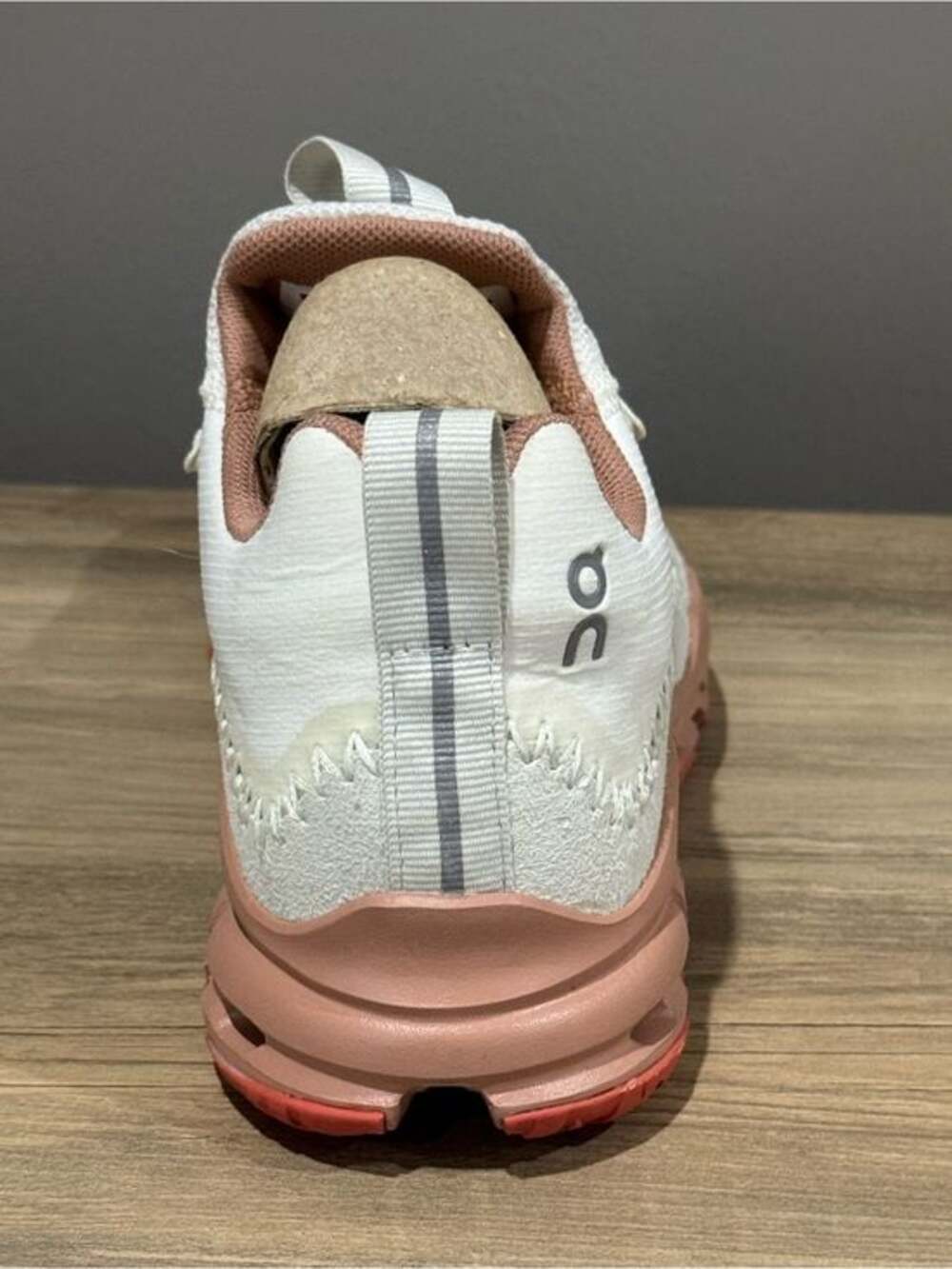 NIB On Cloud Cloudaway, Women’s size 5, Running Sneakers in Ice/Chili - Picture 5 of 7